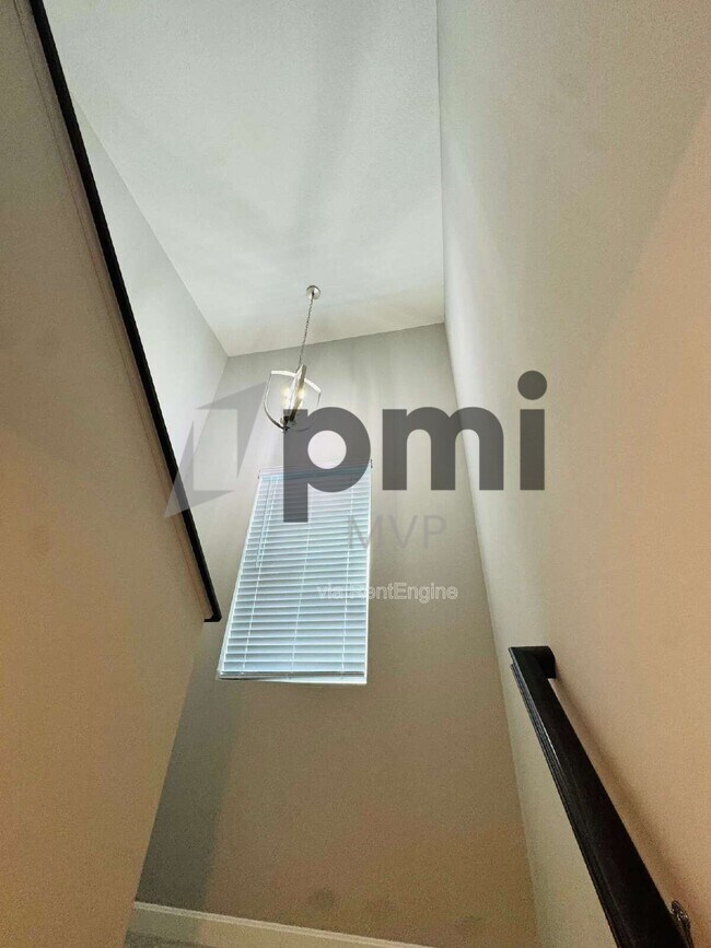 Building Photo - 5749 Shadowfair Ln