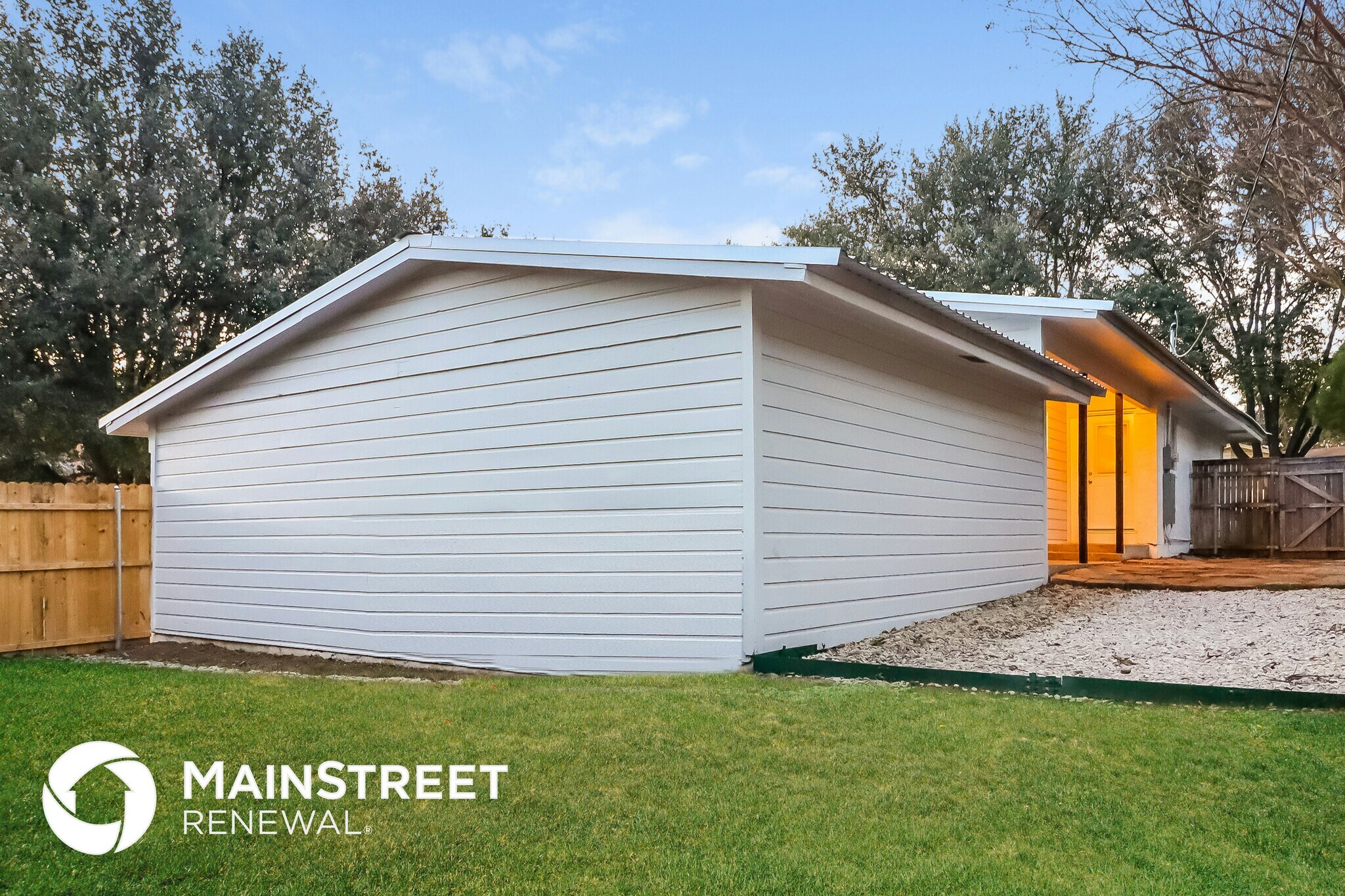 Building Photo - 3550 Creston Ct