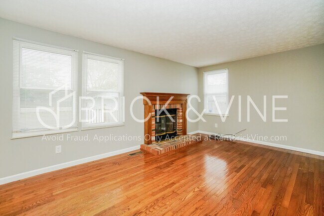 Building Photo - 5837 Snowdrop Ave