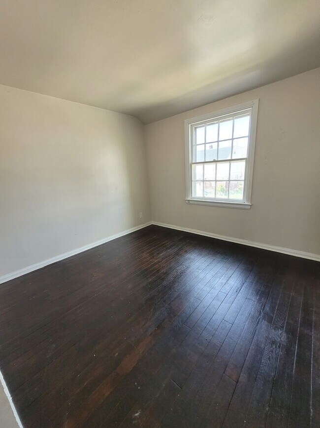 Building Photo - 3 bedroom house York