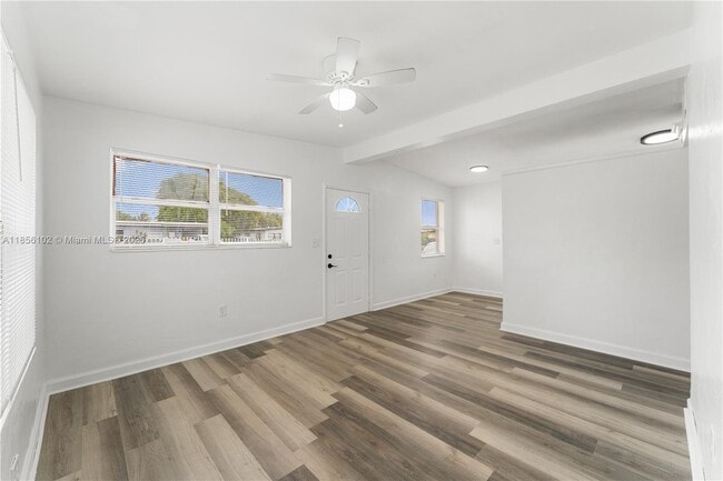 Building Photo - 290 NW 29th Ave