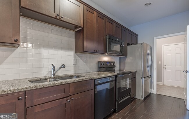 Building Photo - 1280 Binghampton Cir