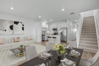 Building Photo - 547 W Pickens Rd