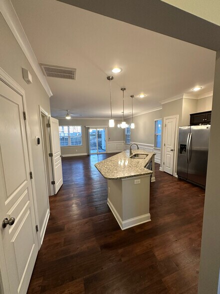 Building Photo - 3710 Aldeburgh Rd SW