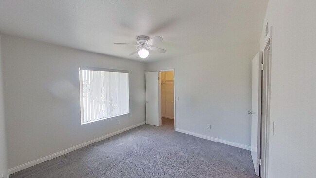 Building Photo - 121 Greentree Ln