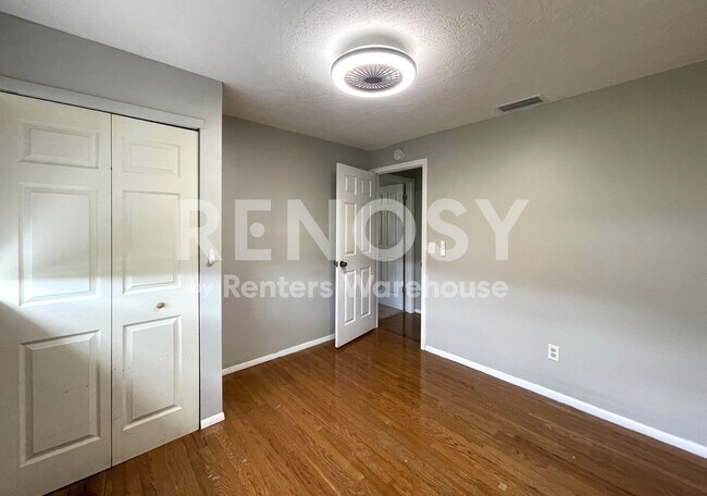 Building Photo - Largo - 4 Bed/2 Bath Single Family Home with Fenced Yard