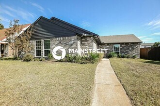 Building Photo - 4 Bedroom Pet-Friendly Home in Rowlett, TX with Main Street Renewal