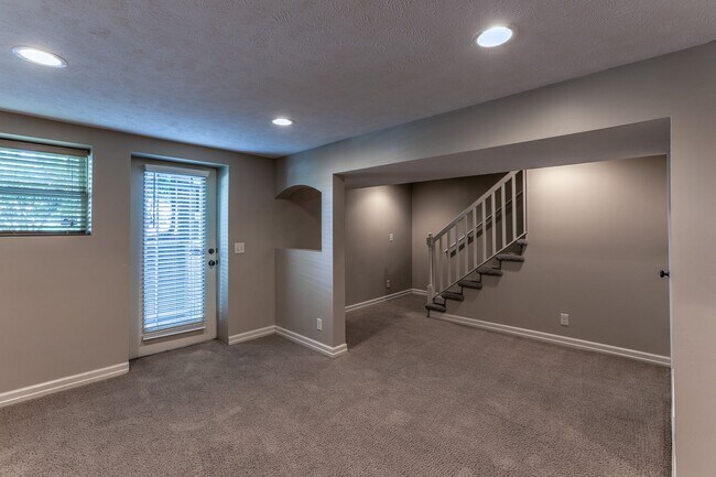 Building Photo - 3001 Harney St