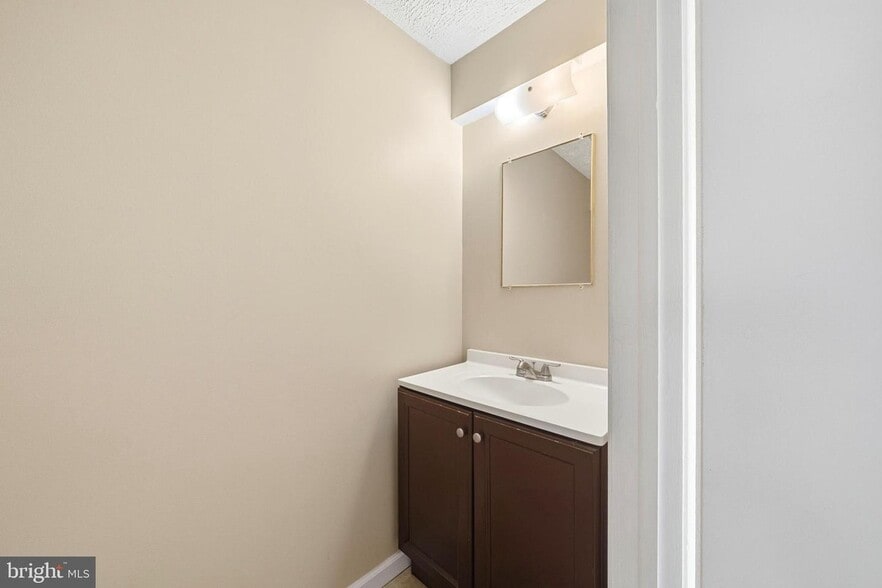 Half Bath - 7037 Hames Ct
