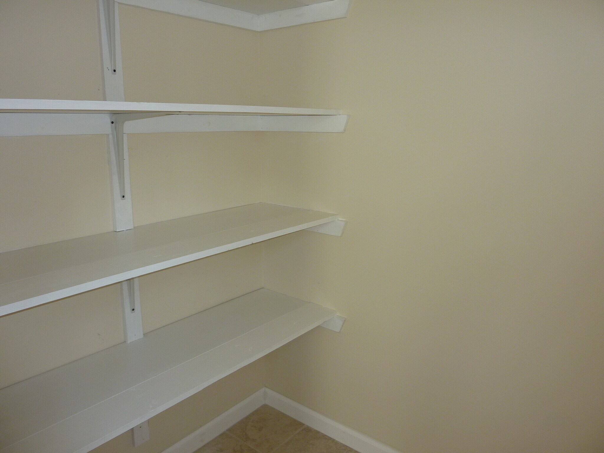 Building Photo - 14 Larkspur Ln