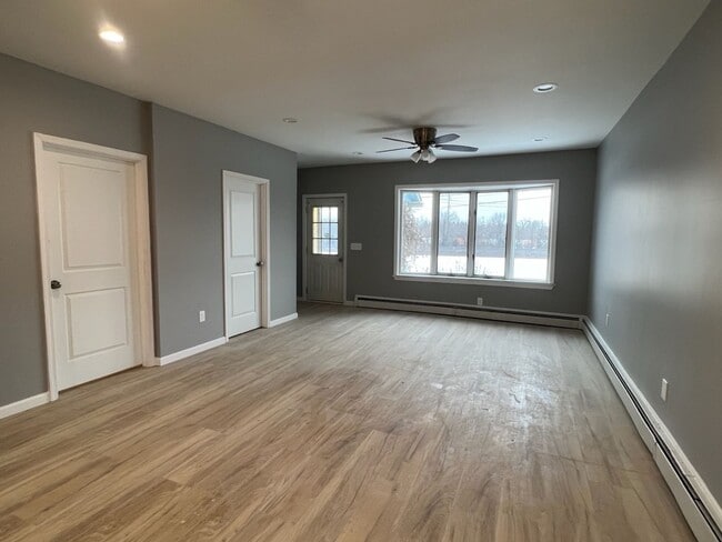 Building Photo - Awesome 3 bedroom 1.5 bath in Lower Macung...