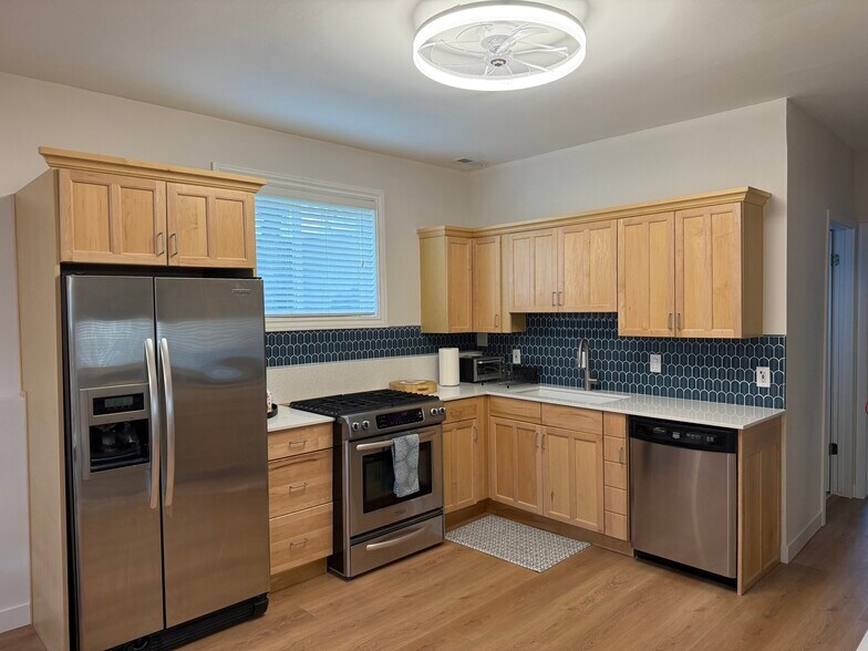 Building Photo - 944 Williamstown Ct