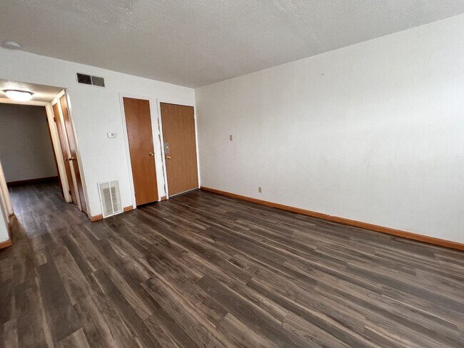 Building Photo - 1102 21st Ave Pl