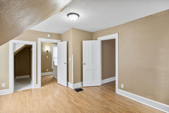 Building Photo - 744 Diamond Ave