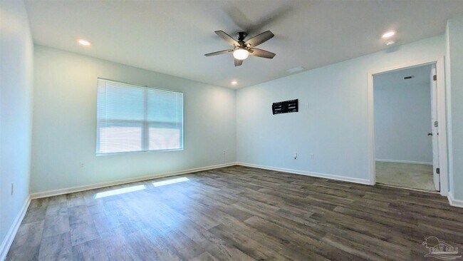 Building Photo - 10624 Queens Gate Cir