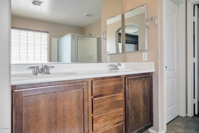 Building Photo - 401 S 166th Dr