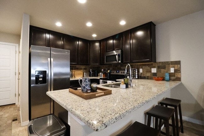 Building Photo - 3 Bedroom, 2.5 Bathroom Townhome. June 2026 Move-In! 2-year lease option!