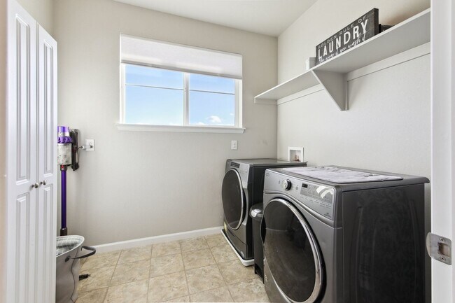 Building Photo - Check out this fantastic home nestled in the highly desirable Candelas community - Available Sept...