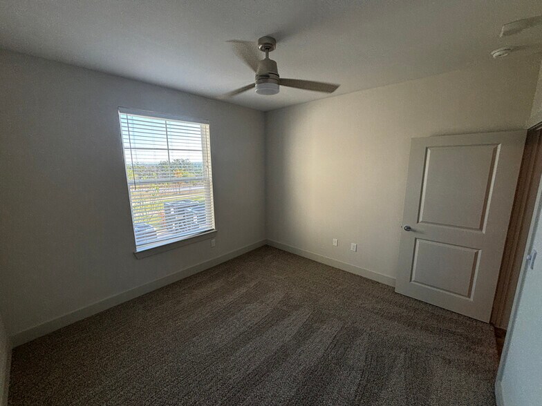 Building Photo - 216 Flint Rdg Rd