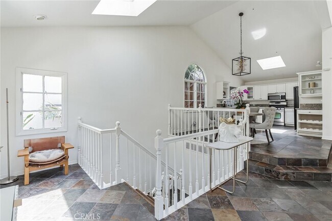 Building Photo - 8032 Willow Glen Rd