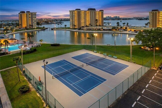 Building Photo - 4650 Cove Cir