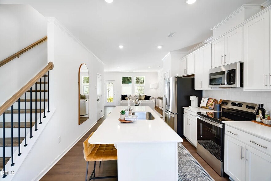 Building Photo - Room in Townhome on Crescent Townes Wy