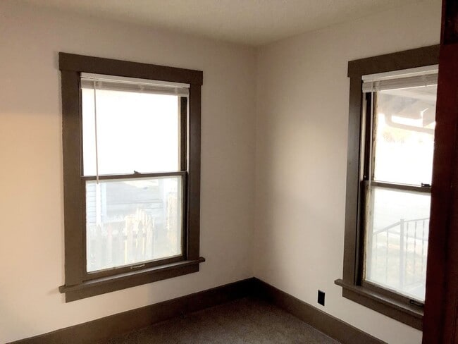 Building Photo - 2-Bed, 1-Bath Bungalow