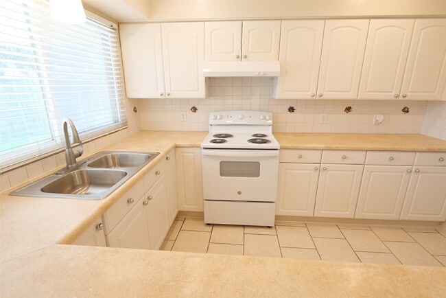 Building Photo - 22311 Fincastle Dr