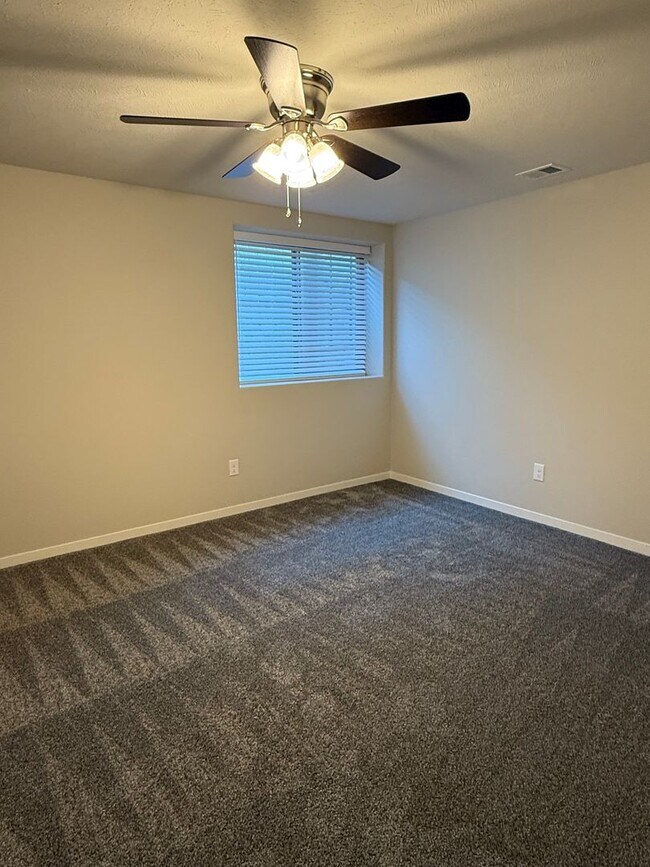 Building Photo - Brand new construction 3 bed/3 bath ranch townhome in North Lincoln