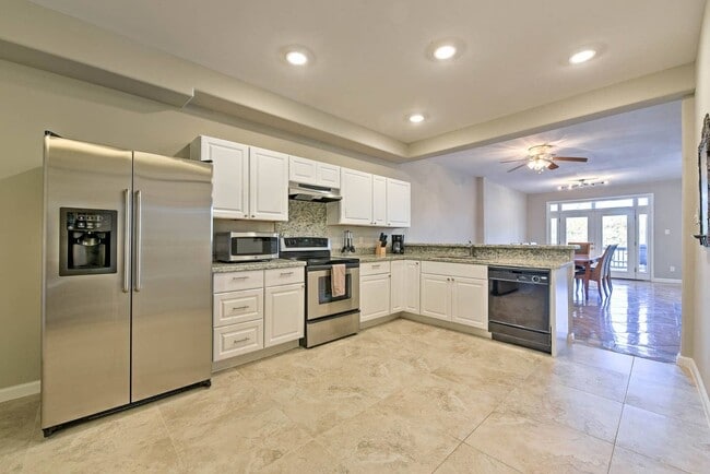 Building Photo - Completely remodeled and furnished Waterfront property!