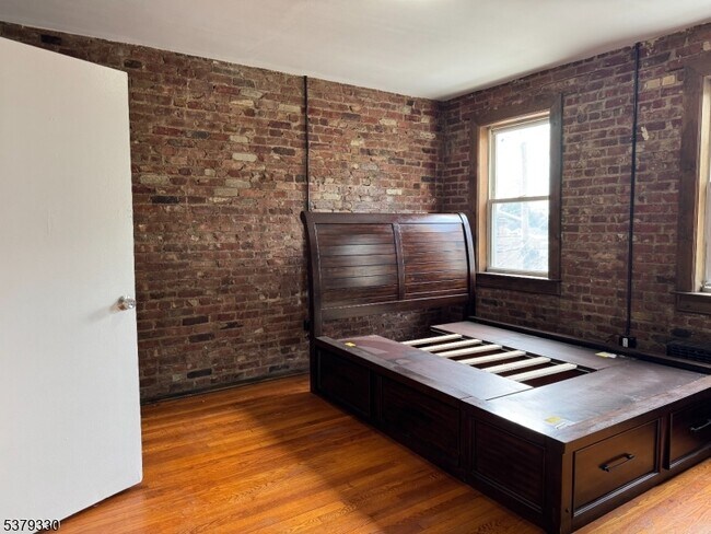 Building Photo - 78 Carmer Ave