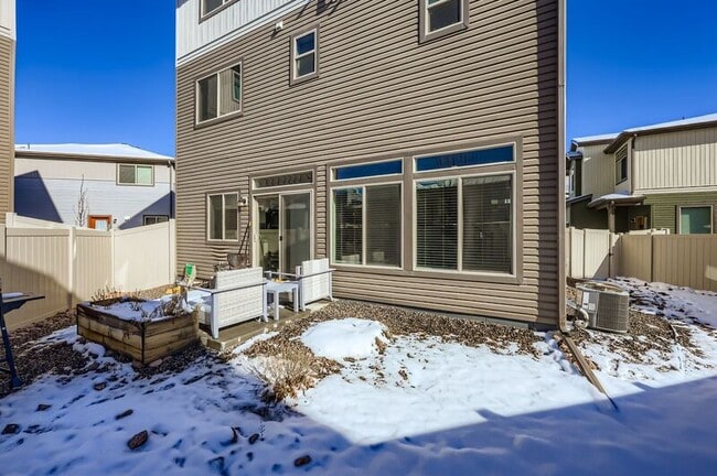 Building Photo - 9335 Arklow Wy