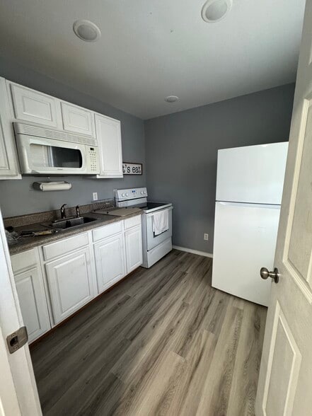 Building Photo - 1054 Johnnie Bud Ln