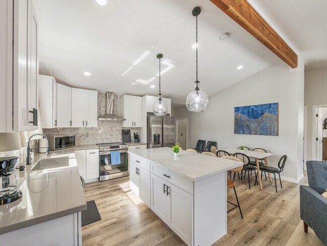 Building Photo - 95-148 Waimakua Dr