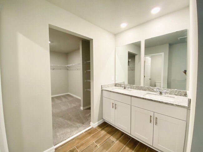 Building Photo - Home in St Cloud for Rent