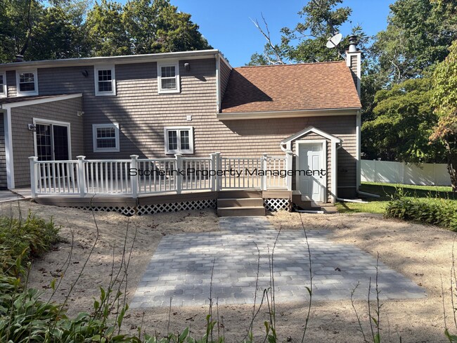 Building Photo - 27A-27B Laurel Lane