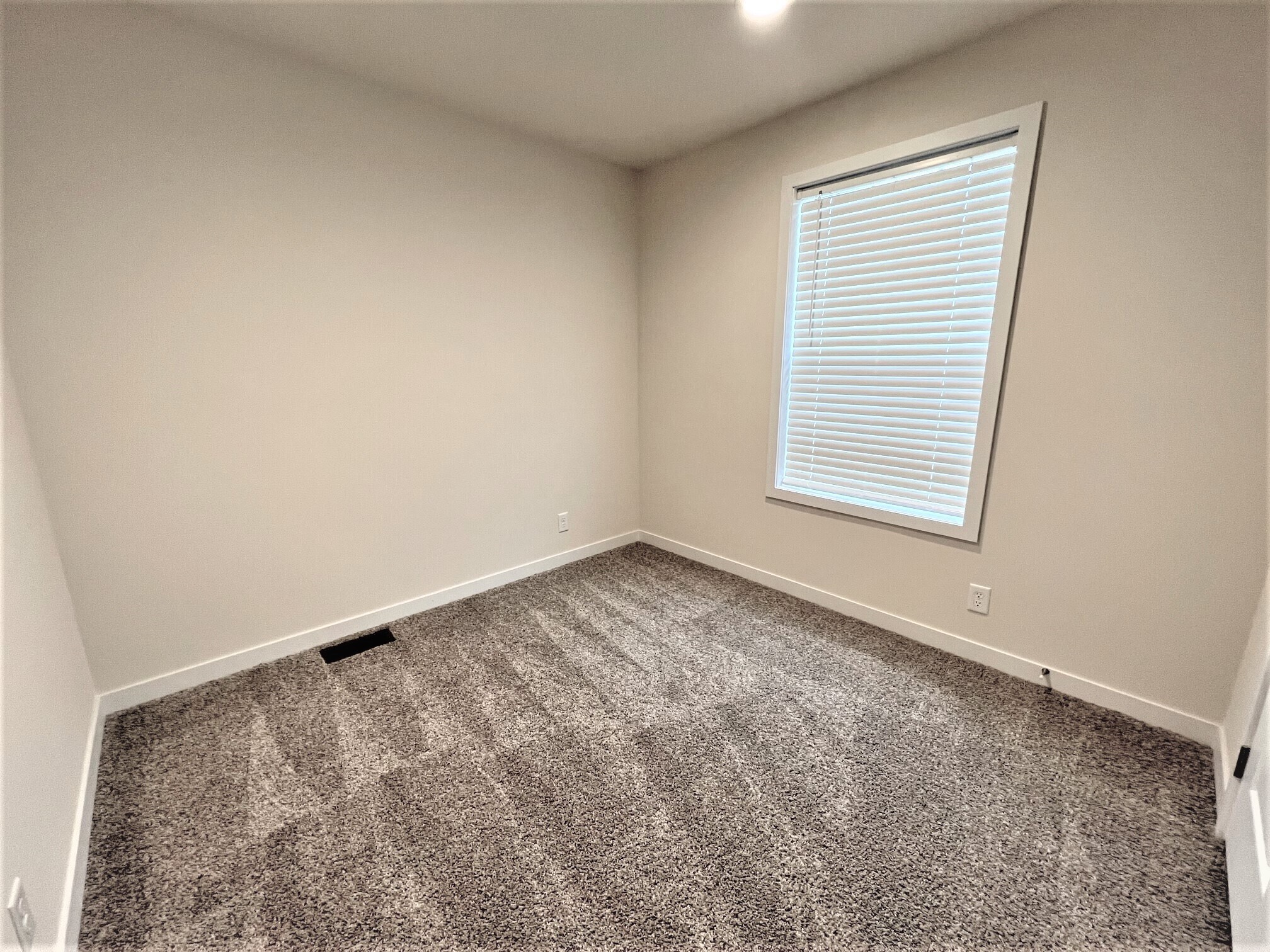 Building Photo - 5335 Coventry Dr