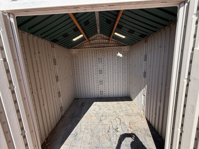 Building Photo - 3 Bedroom Single Story Home Available Near McMahon Blvd NW & Kayenta St NW!