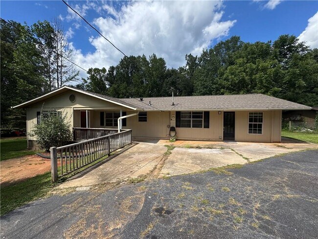 Building Photo - 276 Camp Glisson Rd