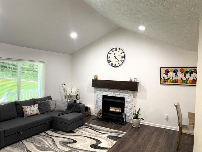Building Photo - 1420 Creek Overlook Ct