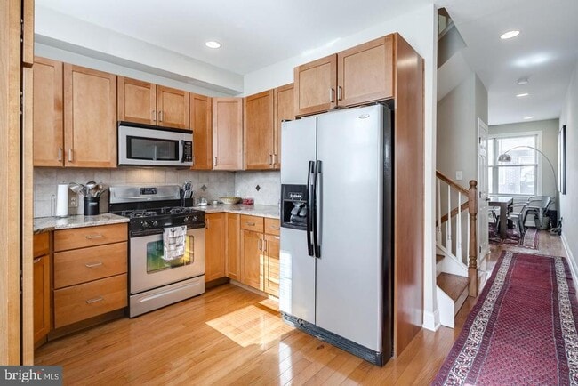 Primary Photo - 1133 Dorrance St