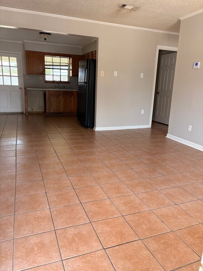 Building Photo - 1510 La Annie Dr