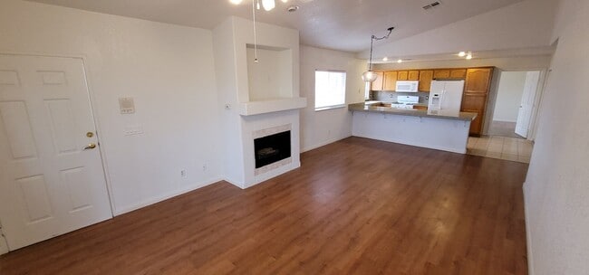 Building Photo - Beautiful Condo in Gated Community with Po...
