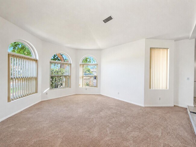 Building Photo - 68412 Descanso Cir