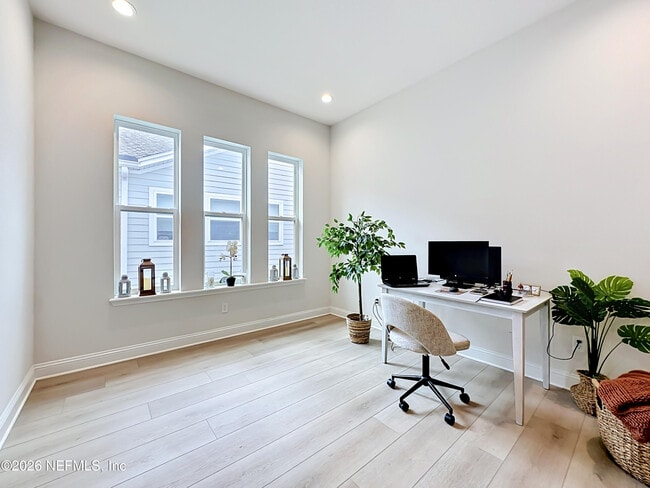 Building Photo - 736 Navigators Rd