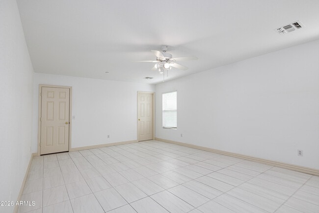 Building Photo - 7500 E Deer Valley Rd