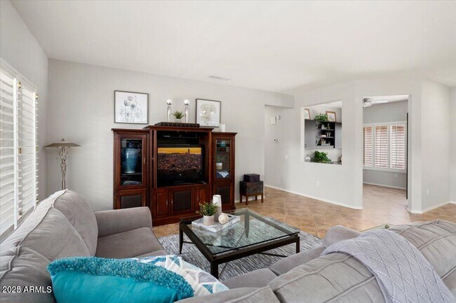 Building Photo - 16232 W Tapatio Dr