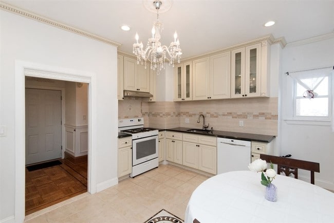 Building Photo - 1012 Palisade Ave