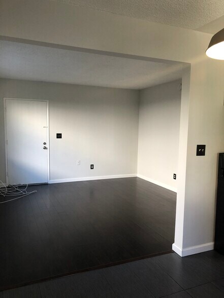 Building Photo - 2214 Griffin Avenue