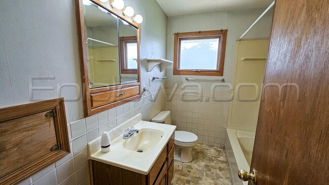 Building Photo - 167 Red Wing Rd SW